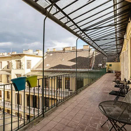 Apartament Center 1 Stop To Airport