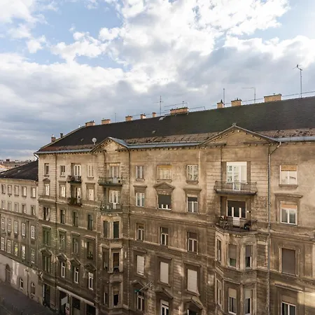 Apartament Center 1 Stop To Airport Budapeszt