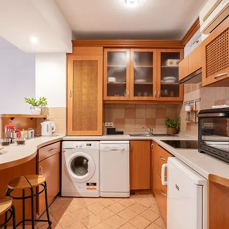 Apartament Center 1 Stop To Airport *
